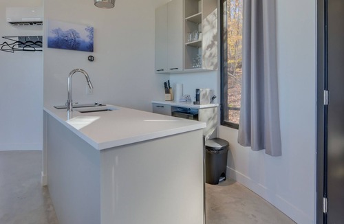La Conception Cabin | Bel Air Tremblant ROUND LOFT : 1 LIT KING, JACUZZI ET SAUNA