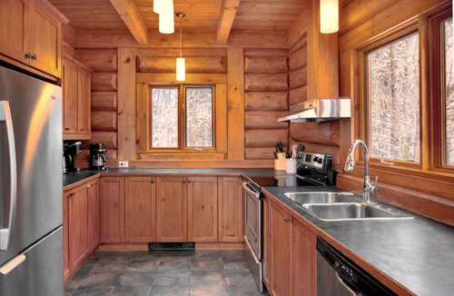 Les Pays-d'en-Haut Regional County Municipality Cabin | Belvedere sur le Lac Lodge - Spa - Serenity - Family & Friends