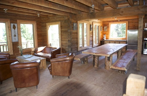 Invermere Cabin | Best Cozy Log Cabin In The Mountains Surrounded By Nature And Wilderness