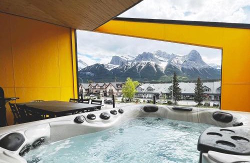 Teepee Town House | Best Mountain View in Canmore, Luxury 4 BR Townhouse with Hot Tub