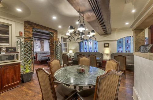 Kingston Hotel | Best Western Fireside Inn
