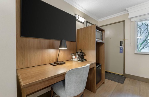 Burnaby Hotel | Best Western Plus Burnaby Hotel