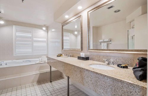 Niagara Falls Hotel | Best Western Plus Cairn Croft Hotel