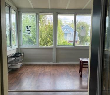 Burnaby House | Big band house
