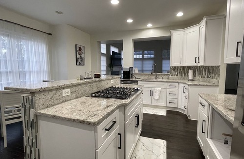 Springfield House | Big Spacious modern house,15 min from DC, GMU, Tyson's Corner