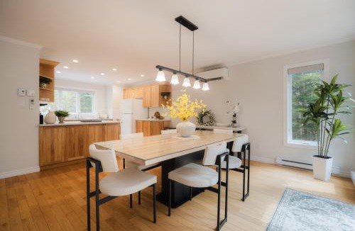 Humber Valley House | Birch Grove Chalet, Hot Tub, Golf, Private Forest