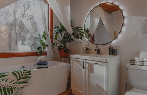 Vernon Apartment | Bird Sanctuary Forested Multi Family Suites
