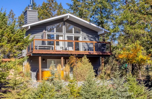 Invermere Cabin | Black Bear Cabin - Just minutes from Invermere, BC