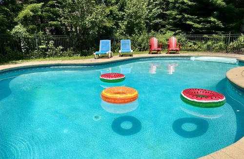 Fiddler Lake Resort Ski Chalet | Blue Bear Spa sauna private pool lake access