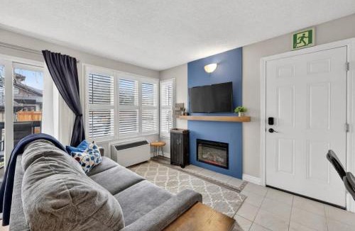 Craigleith House | Blue Cave Escape - Pool Hot Tub & Shuttle