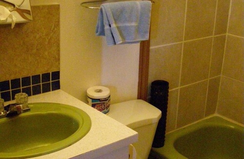 Pincher Creek Hotel | Blue Mountain Motel