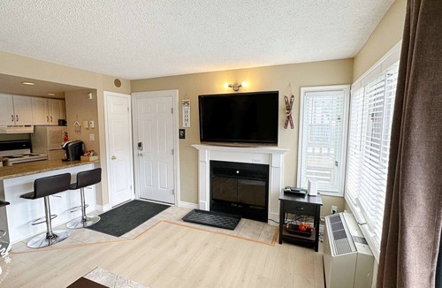 Craigleith Condo | Blue Mtn 1 Bedroom w Mountain View