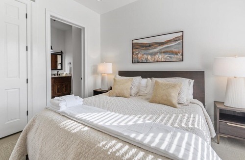 Blue Ridge House | Blue Ridge Suite 2 - Downtown