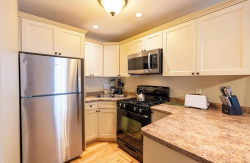 Lake of Bays Cottage | Blue Water Acres