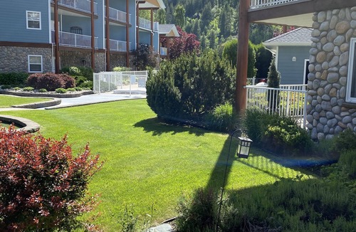 Sicamous Condo | Boating & Sledding Paradise