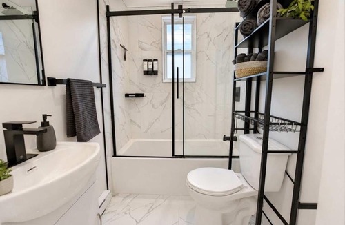 Maizerets Apartment | Boho Chic, 3 Bedrooms, Parking, AC, Unit 8