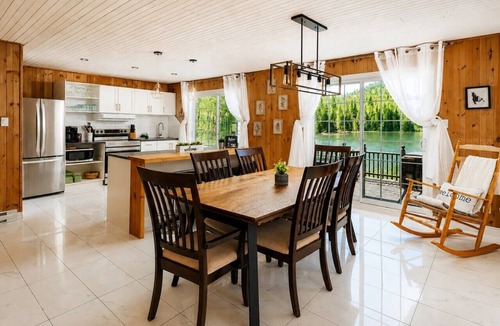 Saint-Alexis-des-Monts House | Bord de l`eau, Spa, billard.