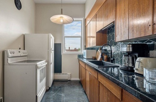 Drumheller Apartment | Bourbon Retro Getaway Sleeps 4 & Full Kitchen!