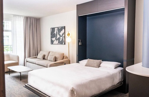 Old Montreal Hotel | Boutique Pet-Friendly Suite in Vibrant Old Montreal Steps From Iconic Landmarks