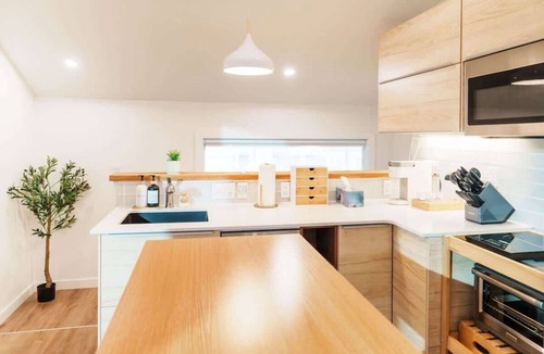 Kensington Apartment | Boutique Riverside Loft Near Downtown
