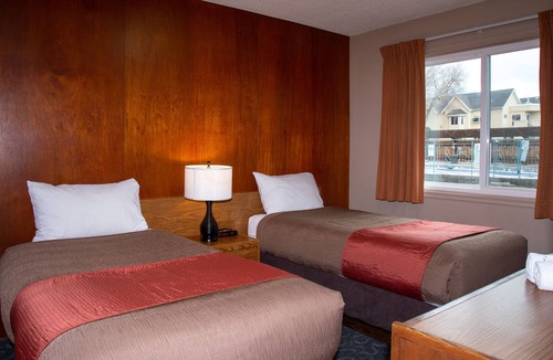 Okanagan-Similkameen Hotel | Bowmont Motel