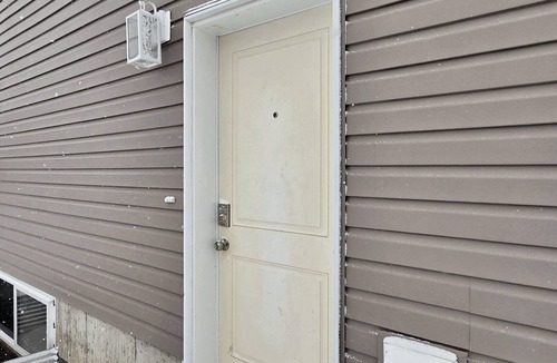 Saskatoon House | Brand New 2BR Suite close to Airport with Parking