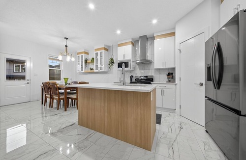 Beaumont House | ✨ Brand New 3BR Home Near Edmonton | Garage | Sleeps 8