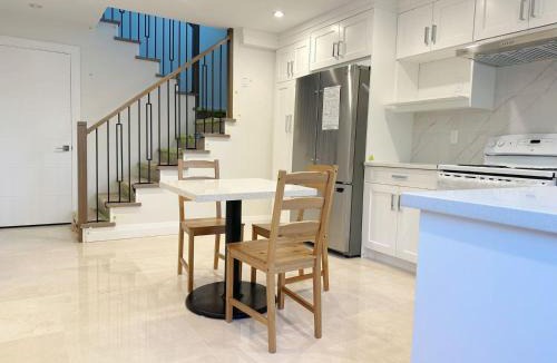 Arbutus Ridge House | Brand new, cozy first floor room for staying