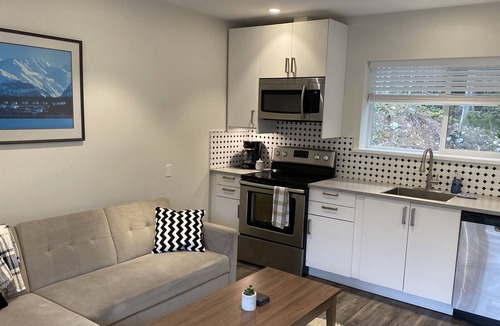 Halfmoon Bay Cabin | Brand New Halfmoon Bay Forest Escape