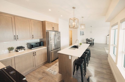Big White Ski Resort Condo | Brand New Ski in/out + Hot Tub!.