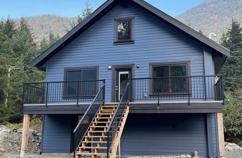 Eastern Hillsides House | Brand New Spacious 5-Bed Retreat in Sunshine Valley