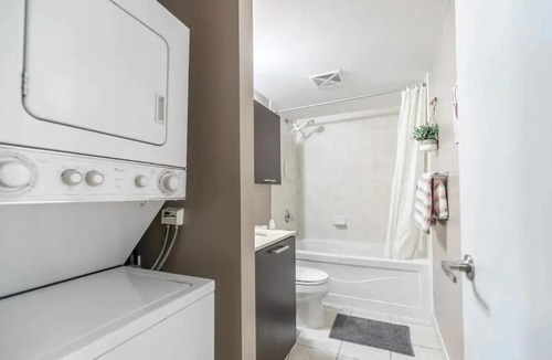 Bay Cloverhill Apartment | Breathtaking 2BR Condo Downtown with Free Parking