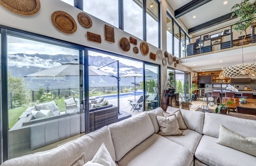Mount Currie House | Breathtaking Mountain View with Private Pool & Hot Tub