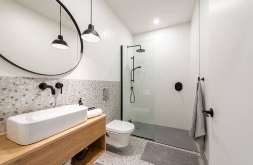 North End Hotel | Brewery Park 2302 - Stylish Contemporary Suite