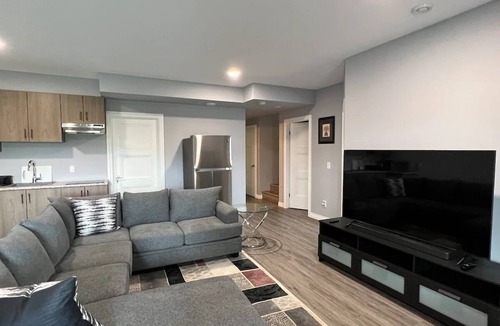 Fort Gary House | Bridgwater Haven. 2 Queen Beds. Private & Clean