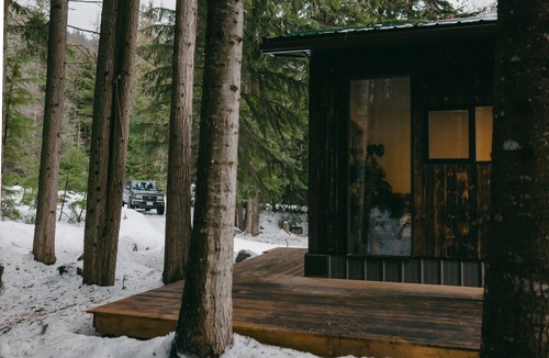 Central Kootenay Cabin | Bright and beautiful newly renovated cabin.