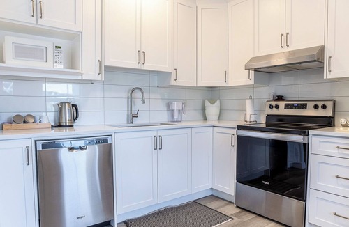 Cochrane Apartment | Bright Basement Suite Close to the Mountains