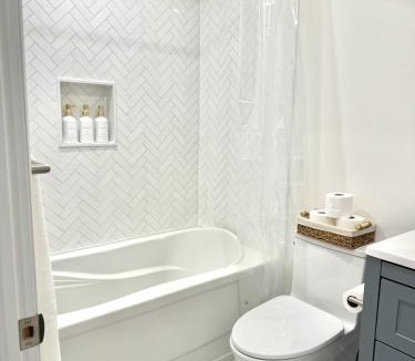 Oakwood Village Apartment | Bright & Luxurious Cozy Studio Apartment