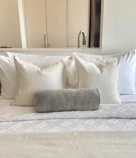 Oakwood Village Apartment | Bright & Luxurious Cozy Studio Apartment