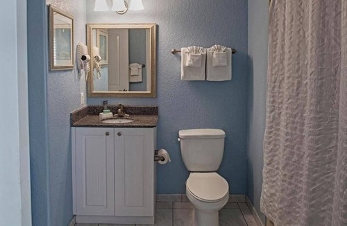 Ormond Beach Hotel | Bright Oceanview Unit Close to Dining, Golf & Daytona Adventures
