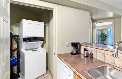 East Kootenay Apartment | Bright Ski-In/Ski-Out Polaris Lodge Condo