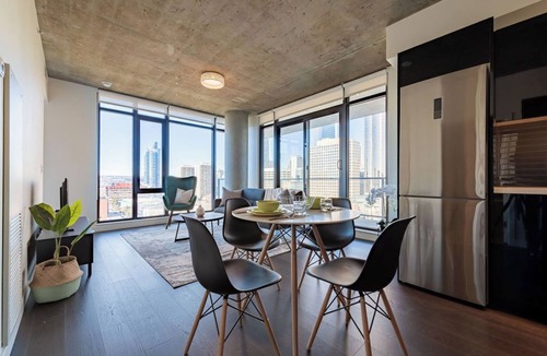 Connaught Condo | Bright & Stylish Beltline Condo – Walk Everywhere! Bright, comfortable 2-bedroom