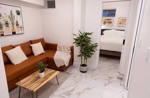 Woodbine - Lumsden Apartment | Bright & Stylish Renovated Basement close to Downtown