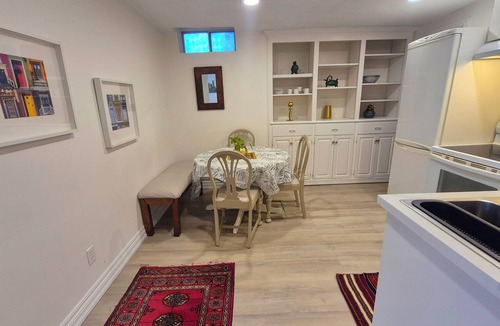 Aurora House | Bright Two-Bed Walk-Out Basement