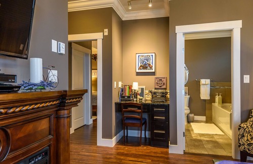 West Abbotsford Hotel | Brookside Inn Boutique Hotel