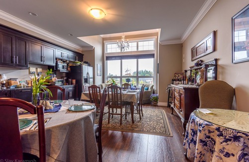 West Abbotsford Hotel | Brookside Inn Boutique Hotel