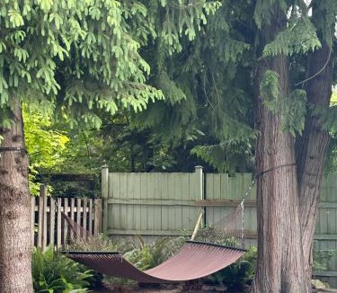 Langley House | Brookswood Oasis - Guest suite,1 bedroom,1 den & 1 full bathroom