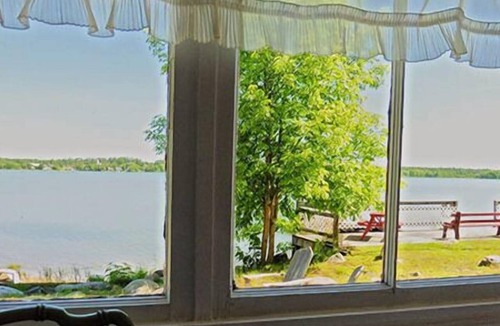 Bruce Mines Cabin | Bruce Bay Cottages & Lighthouse