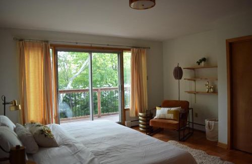 Dartmouth House | Bungalow on Lake Charles Halifax-Dartmouth HRM