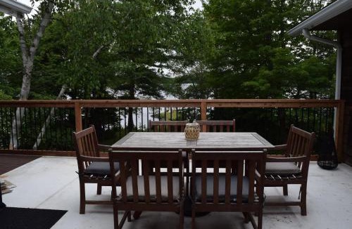 Dartmouth House | Bungalow on Lake Charles Halifax-Dartmouth HRM